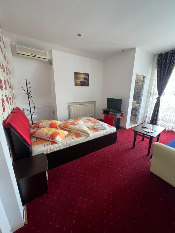 Casa Alex Hotel ปีเตช ภายนอก รูปภาพ